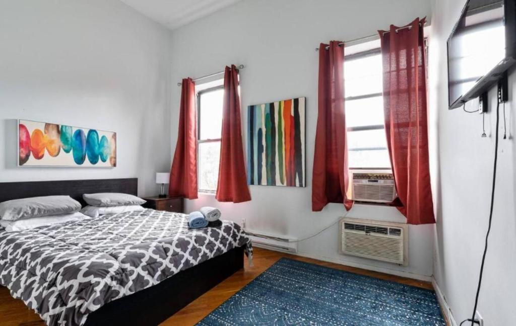 Majestic 3 Bedroom In Nyc! Apartment *
